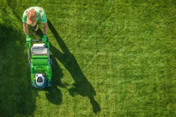 How to mow a lawn in Hartford, CT